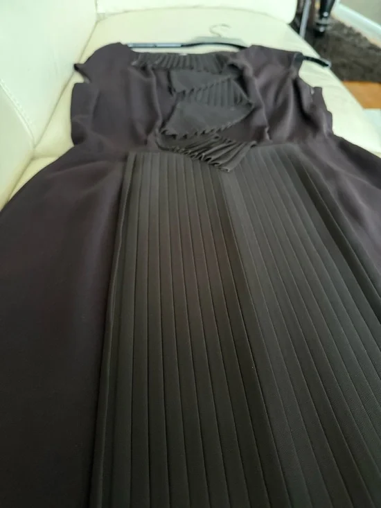 Max Mara Elegant Black Pleated Sheath Dress - Picture 5 of 6